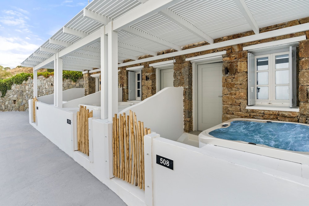Comfort Double Room, Jetted Tub - Photo 5