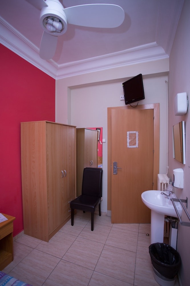 Habitación individual, baño compartido