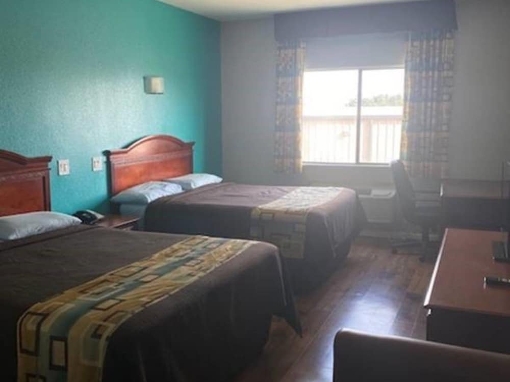 Room, 2 Queen Beds, Non Smoking - Photo 1