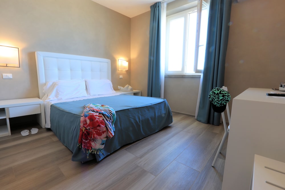 Panoramic Double Room, Non Smoking, Sea View - Photo 3