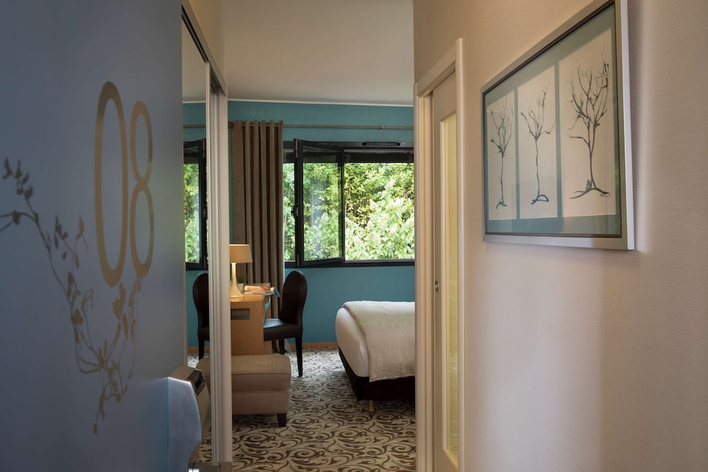 Superior Room, 1 Queen Bed, Non Smoking (Twin bed on request) photo 1