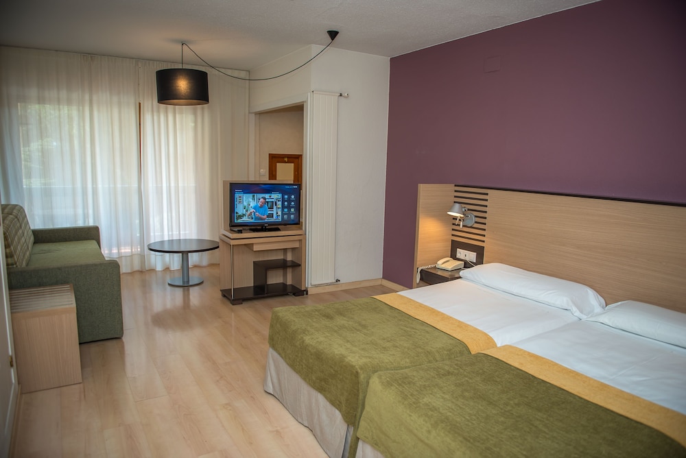 Double Room - Photo 6