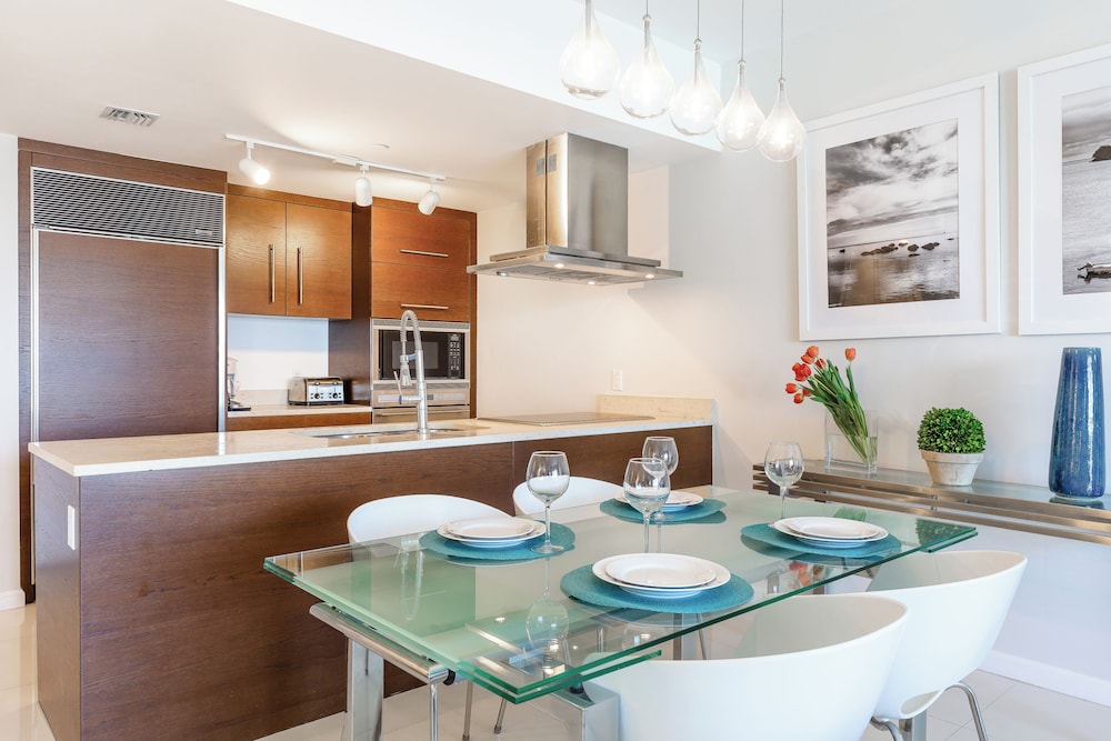 Boutique Apart, 1 King & Sofa Bed, Sauna, River/City Views, Balcony3906