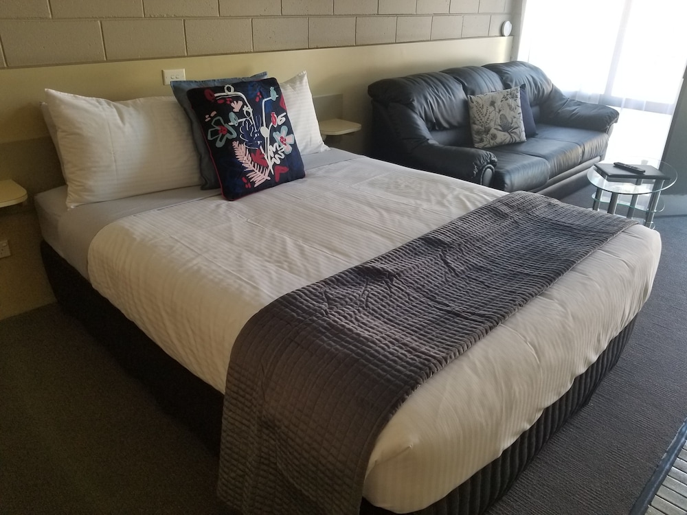Deluxe Double Room, 1 Queen Bed, Non Smoking photo 2