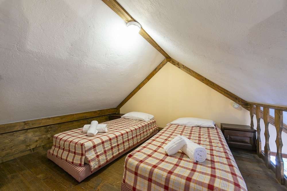 Family Apartment, 1 Bedroom, Mountainside (Grange Hike & Ski - 44d Sestriere) photo 1