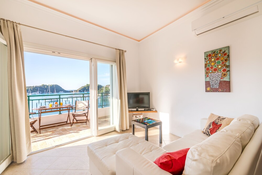 Superior Apartment, 2 Bedrooms, Sea View photo 1