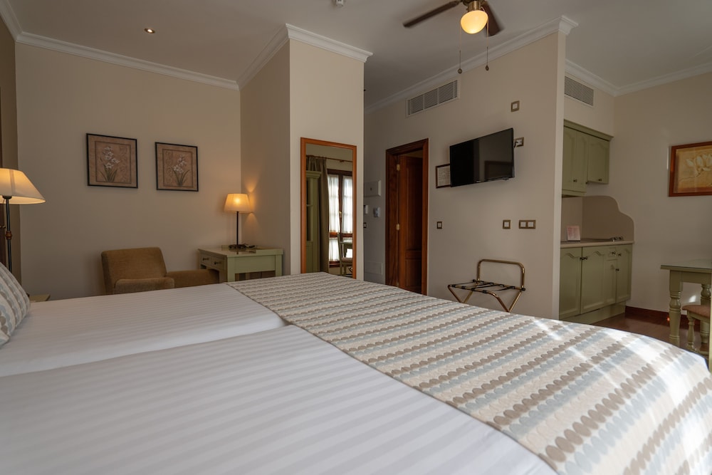 Standard Double Room Single Use photo 3