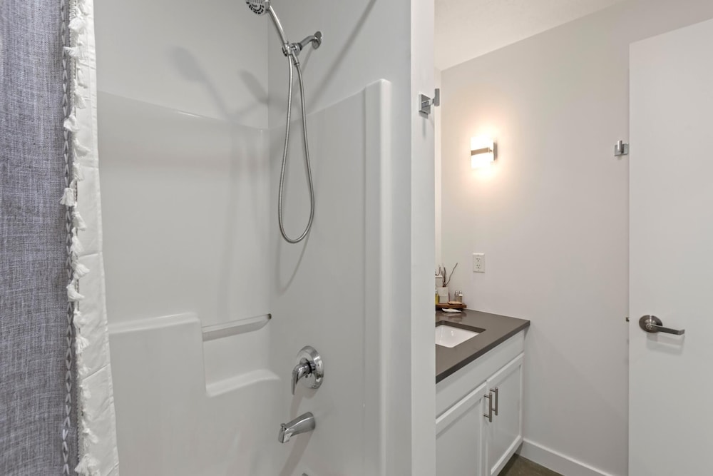 Condo, 2 Bedrooms, Balcony (Mas-3053) photo 3