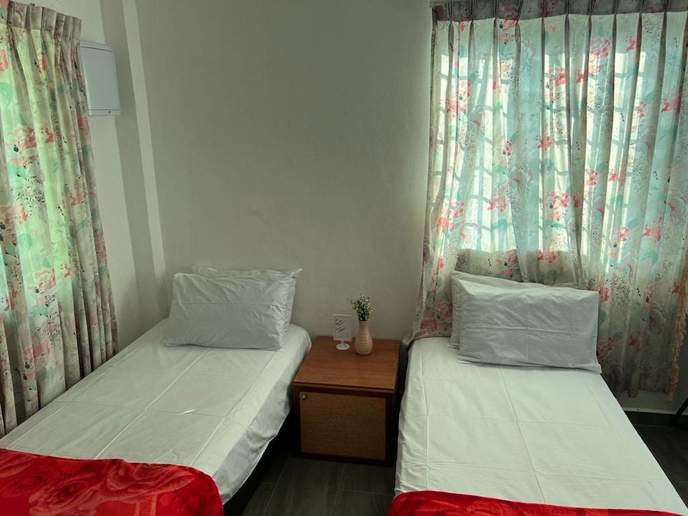 Deluxe Twin Room photo 2