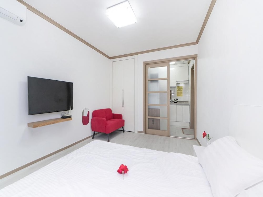 Basic Room, 1 Bedroom (deung dae) - Photo 10