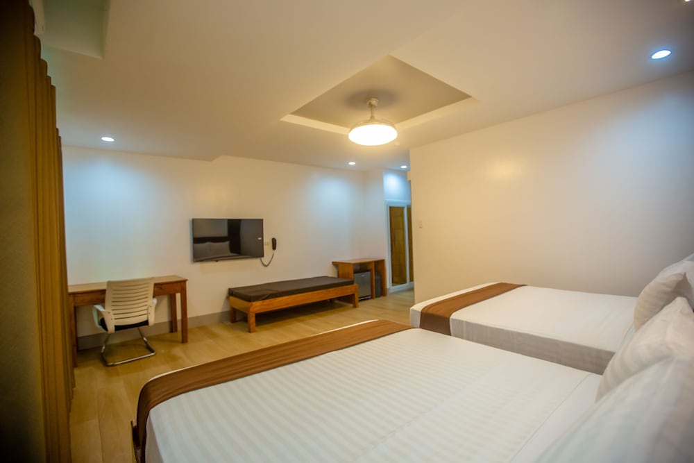 Deluxe Room - Photo 5