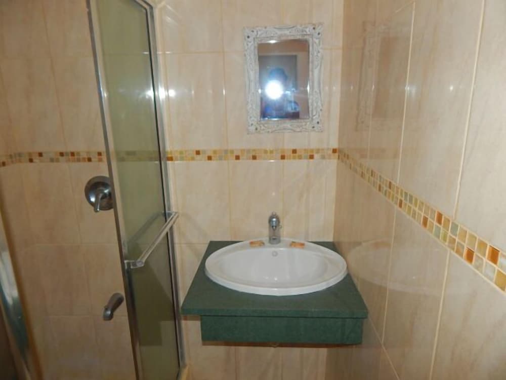 Studio, 1 King Bed, Kitchenette