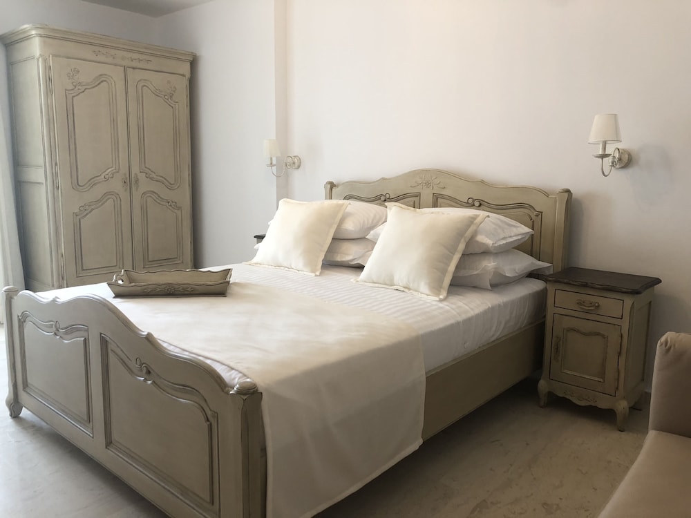 King Suite, Pool View