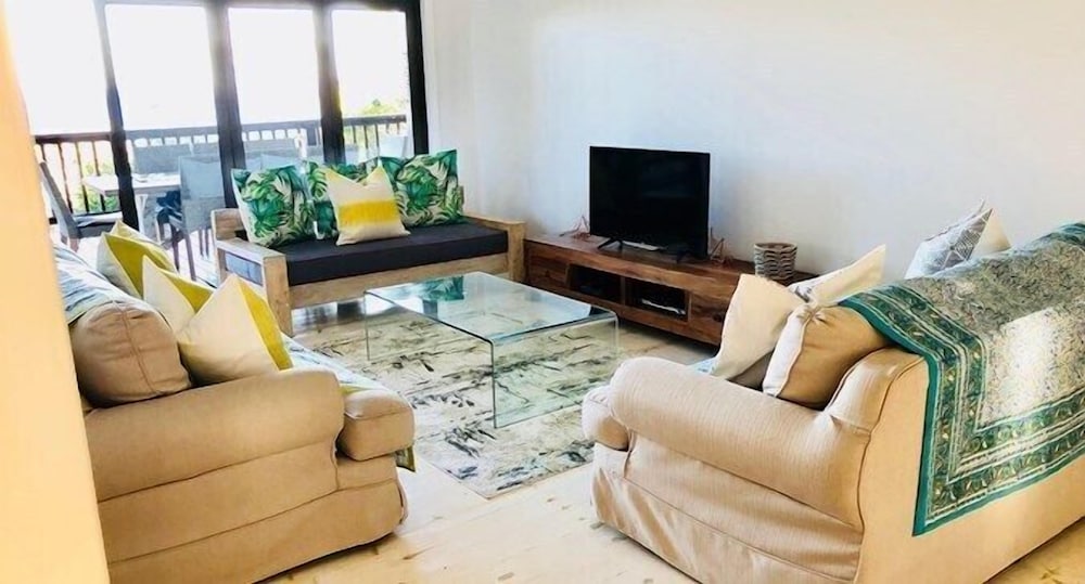 House, 4 Bedrooms photo 2
