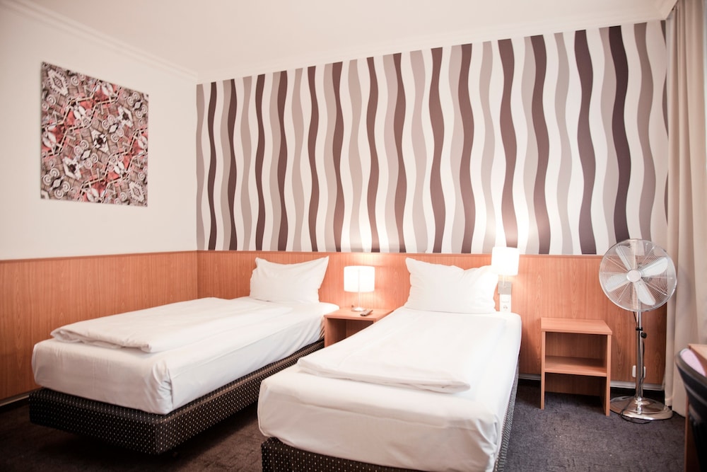 Standard Double Room - Photo 4
