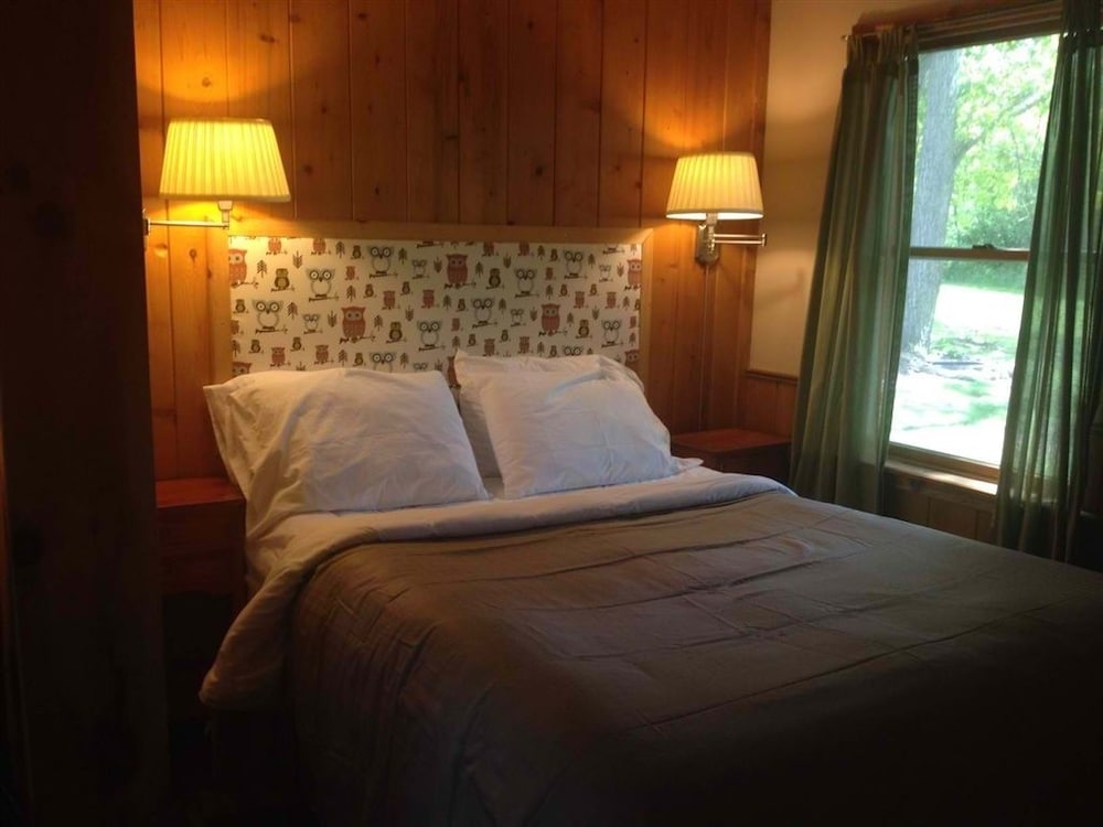Standard Room, 1 Queen Bed, Kitchenette (The Wolf) photo 1