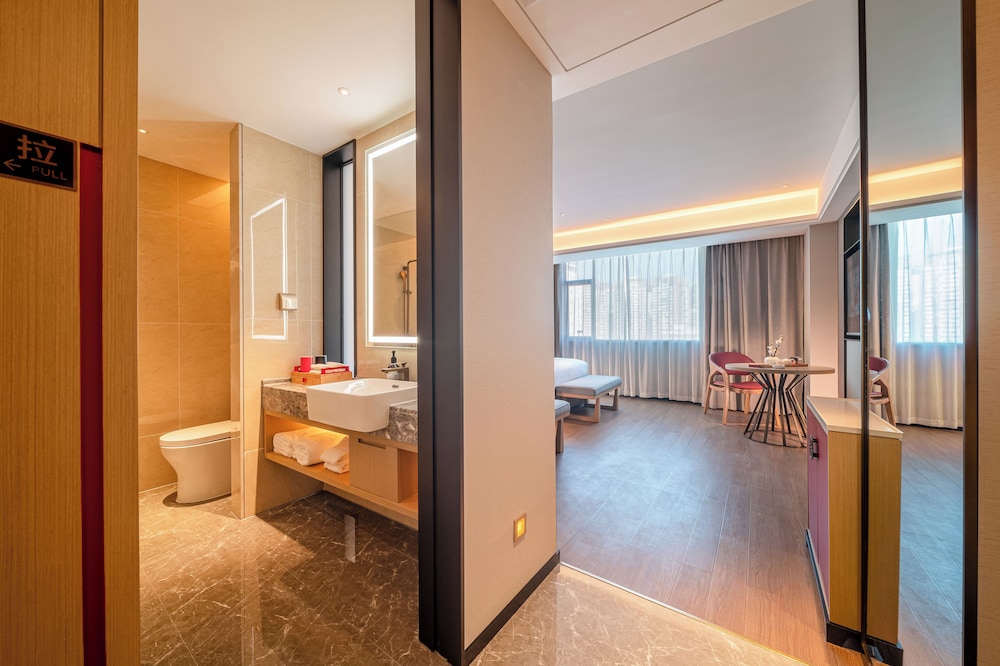 Business Double Room, City View photo 2