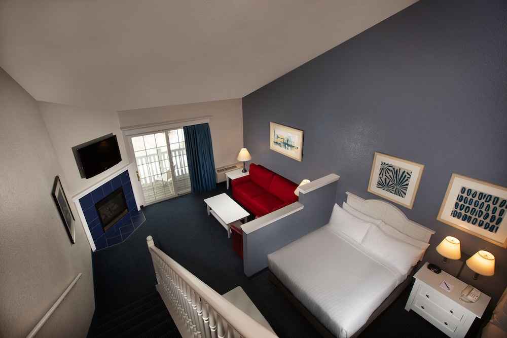 Loft Suite, City View