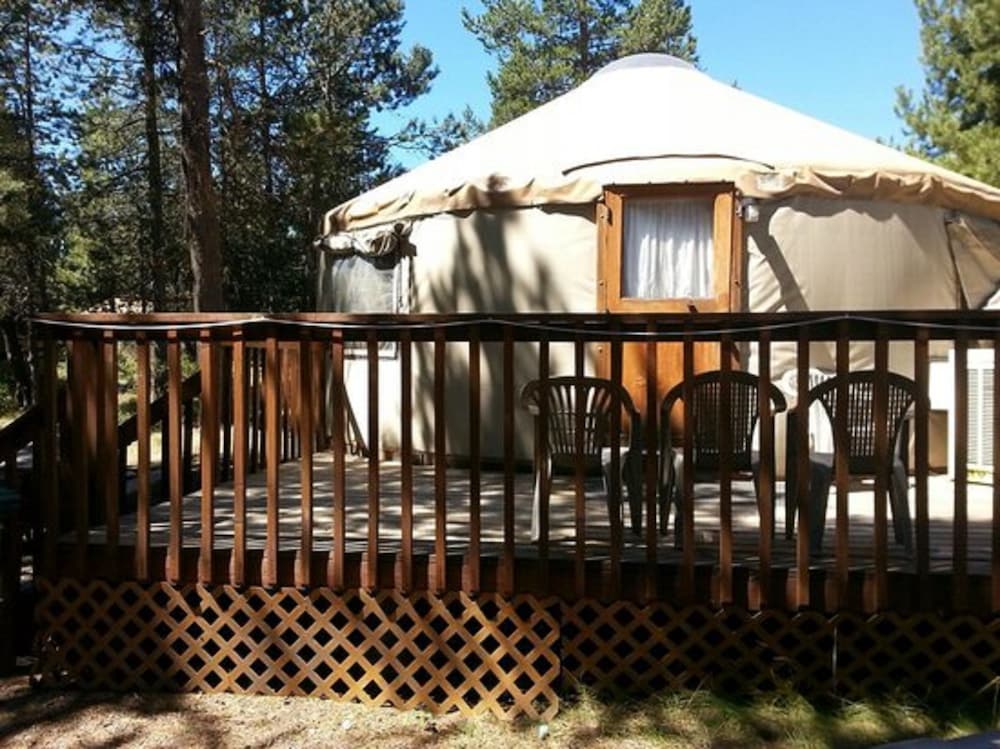 Room (Yurt, Pets OK, Linens Available) photo 2