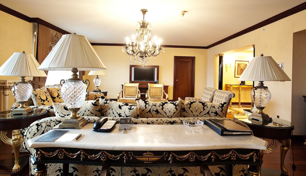 Presidential Suite, 1 King Bed, Smoking (Pasha) photo 2
