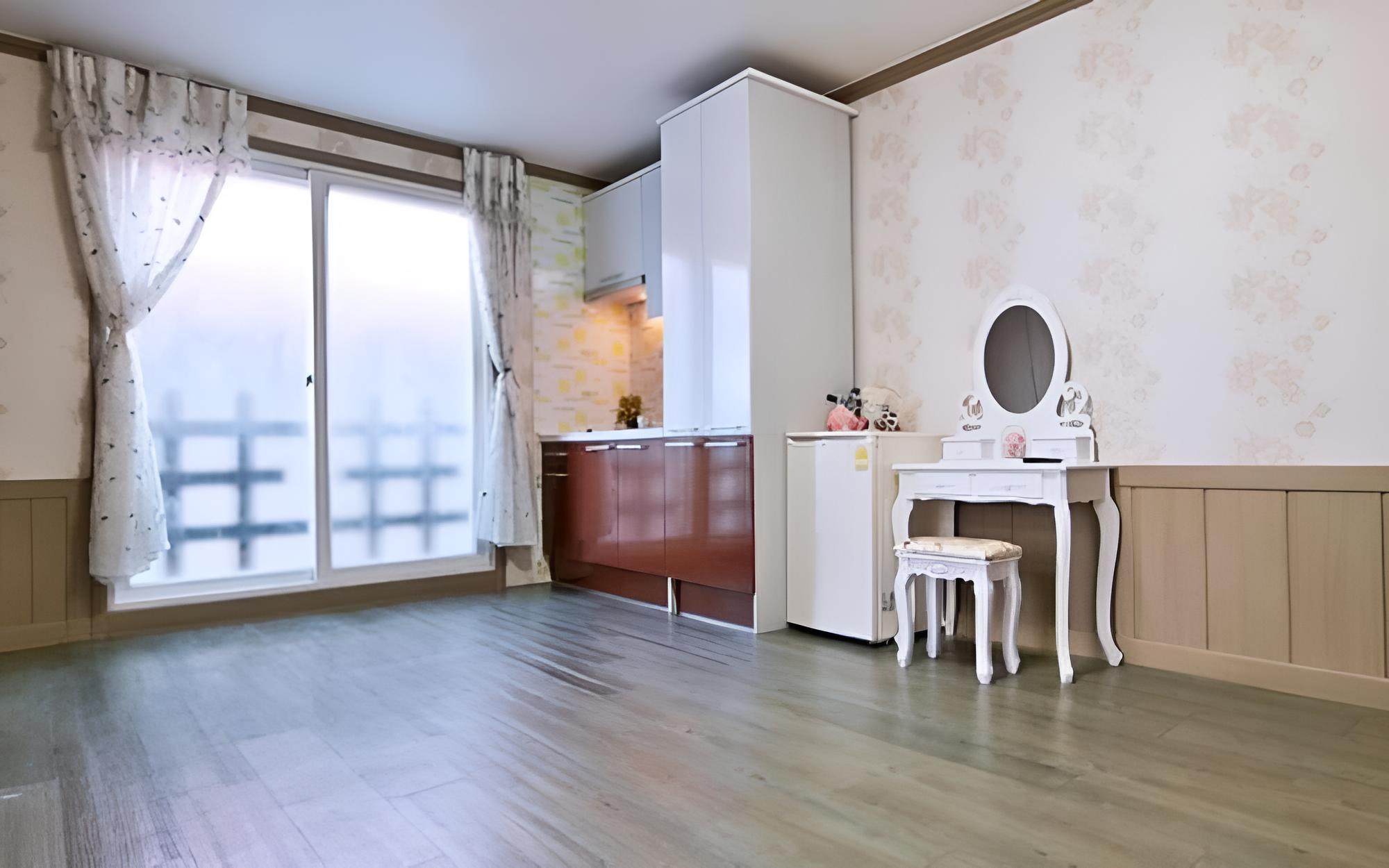 Room (Two Room A) photo 1