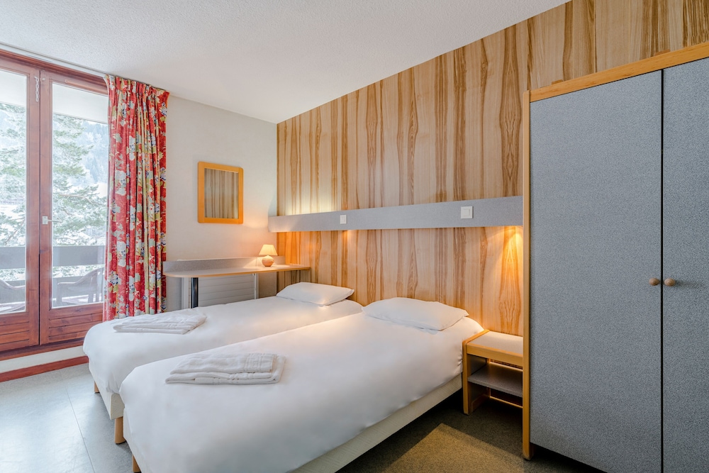 Twin Room - Photo 3