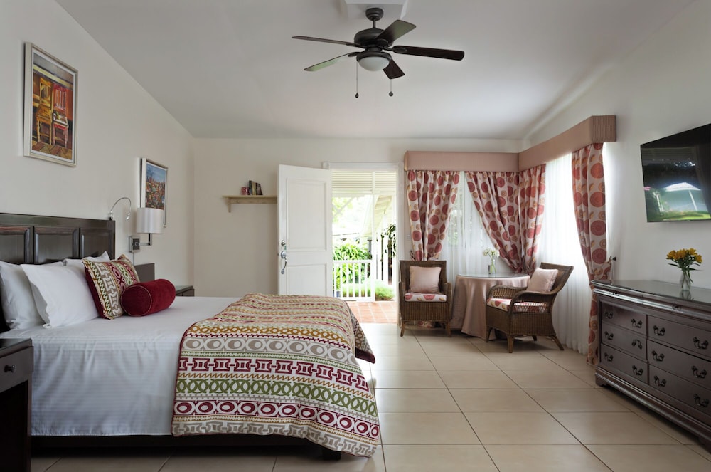 Junior Suite, 1 King Bed, Garden View photo 3