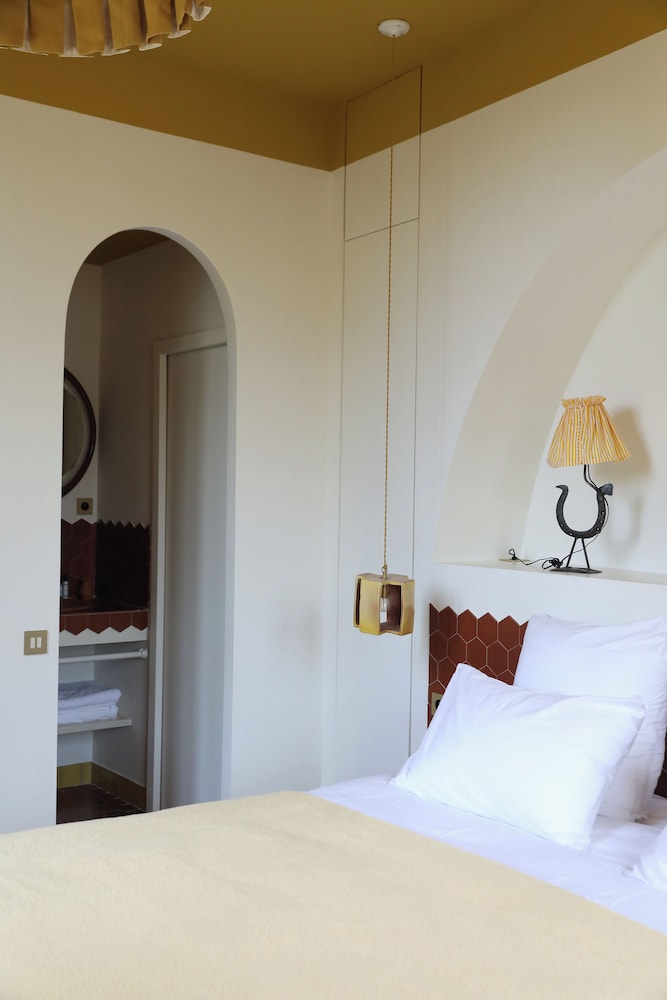 Classic Double Room, 1 King Bed photo 2