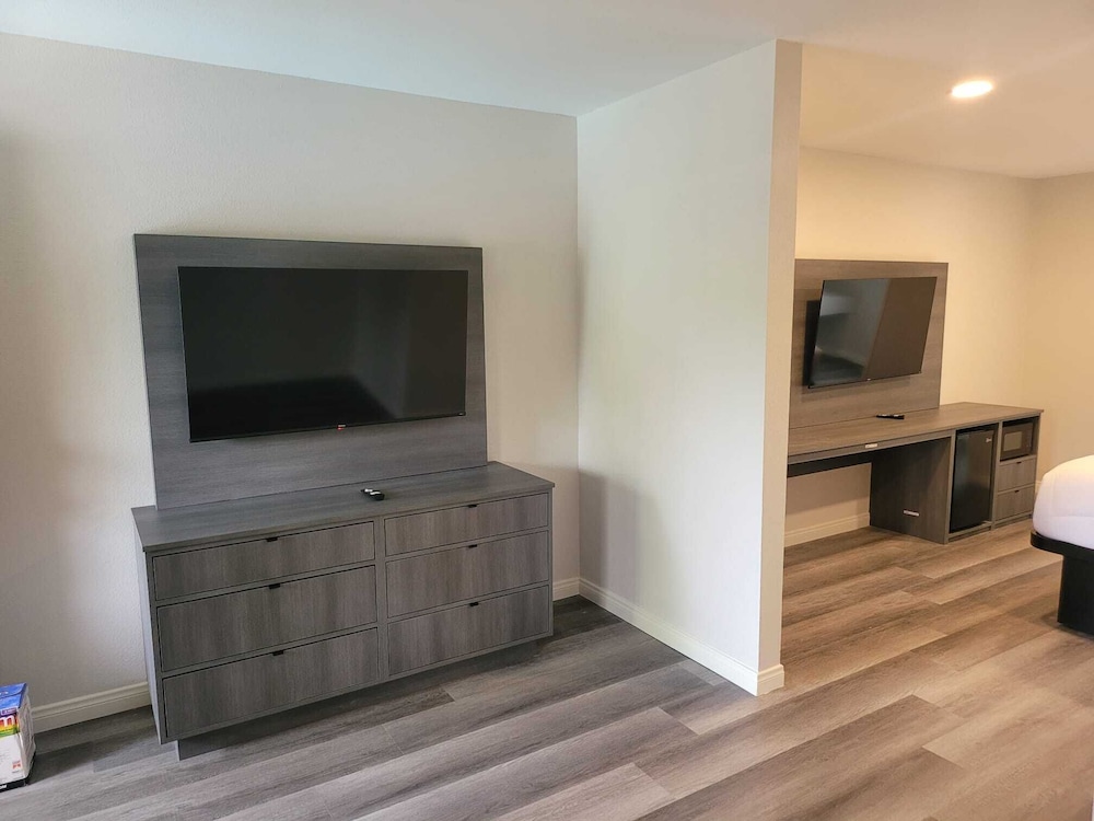 Superior Studio Suite photo 1