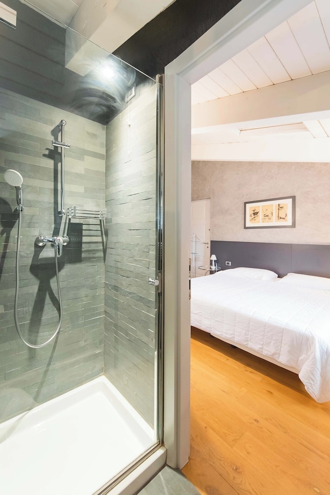 Double or Twin Room photo 3