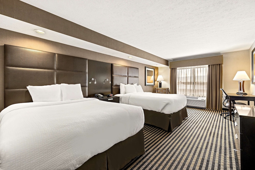 Room, 2 Queen Beds - Photo 1