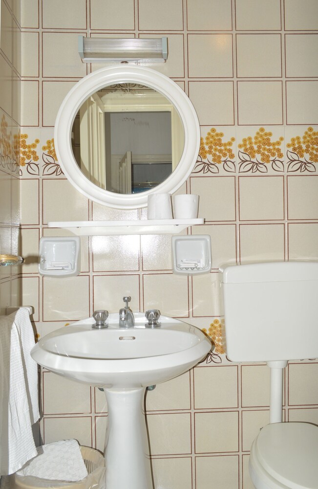 Classic Triple Room photo 2