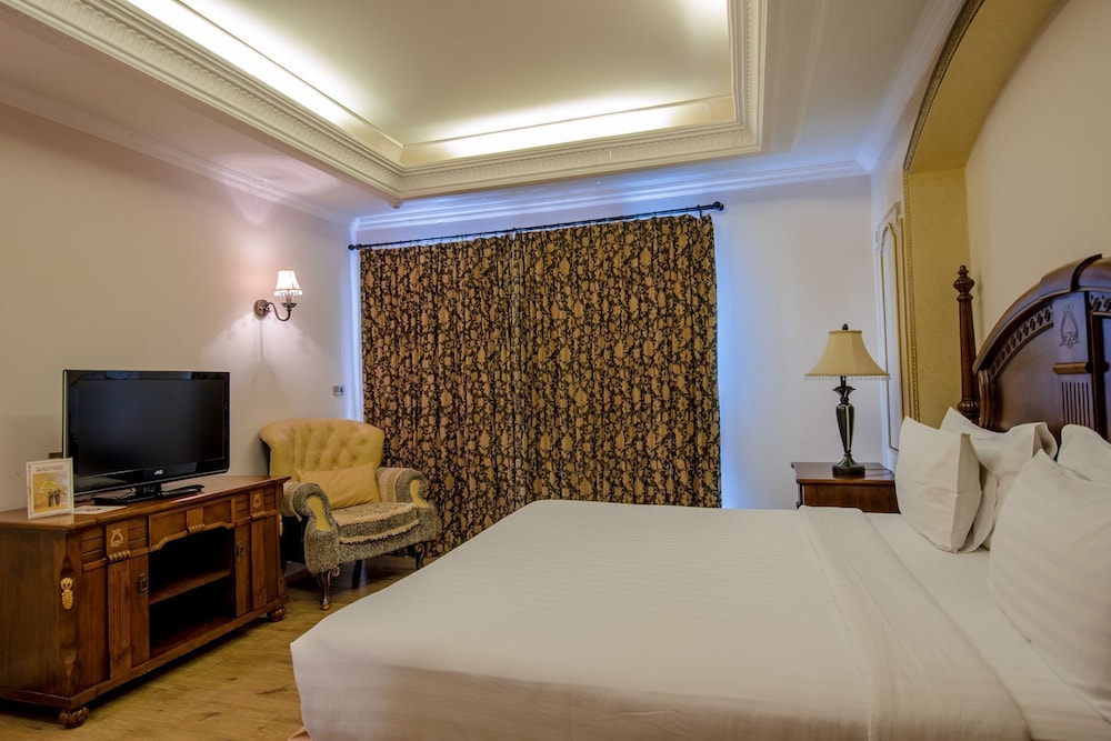Four Seasons Suite - Photo 4