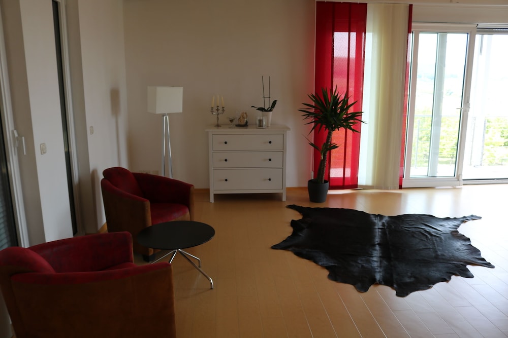 Deluxe Studio Suite photo 2
