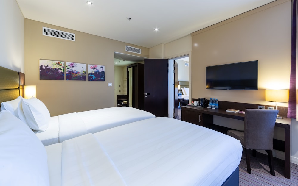 Twin Room, Smoking (Free Airport Shuttle) - Photo 4