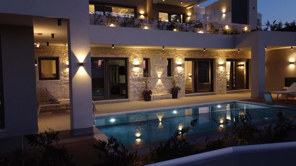 Villa Luna I 100m to Sea Free Heated Pool, Foto 39