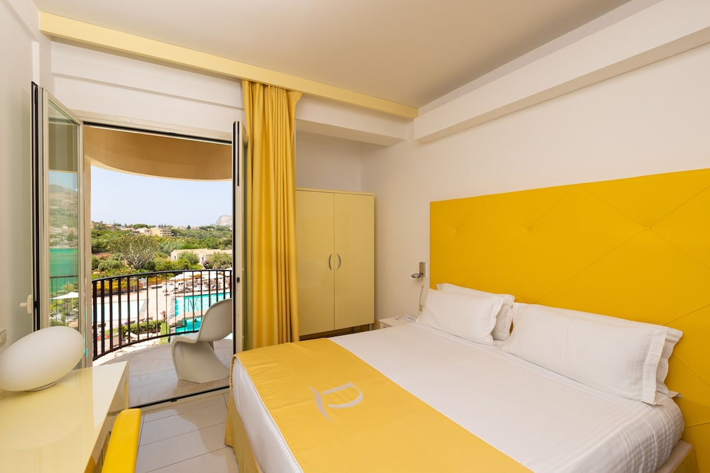 Triple Room, Sea View (Prestige) photo 3