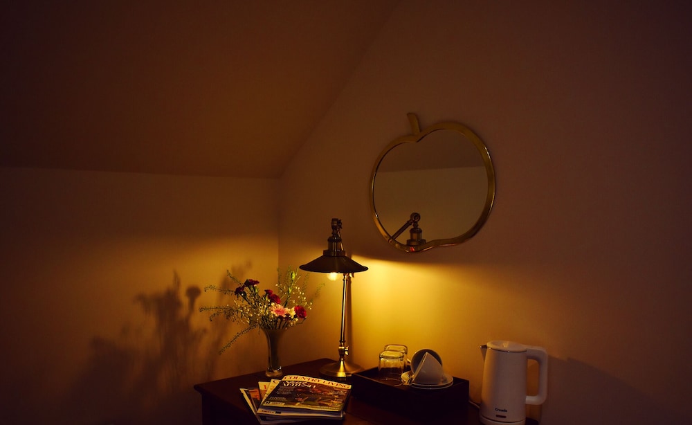 Twin Room, Private Bathroom (Sycamore) photo 2