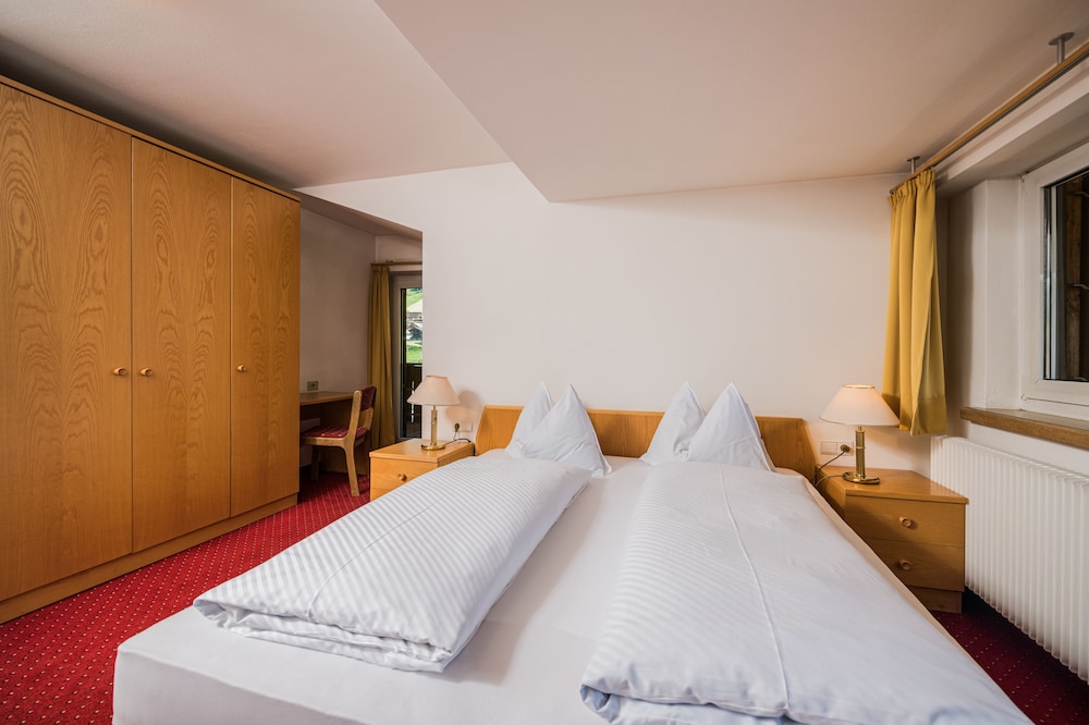 Economy Double or Twin Room photo 1