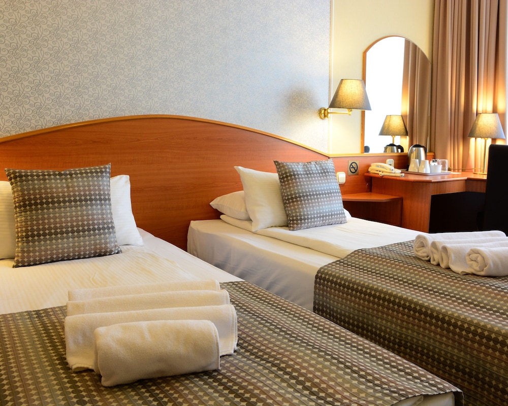 Deluxe Twin Room - Photo 2
