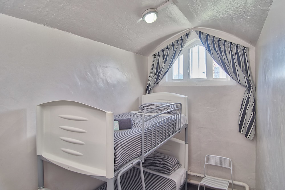 Twin Bunk, Shared Bathroom photo 1