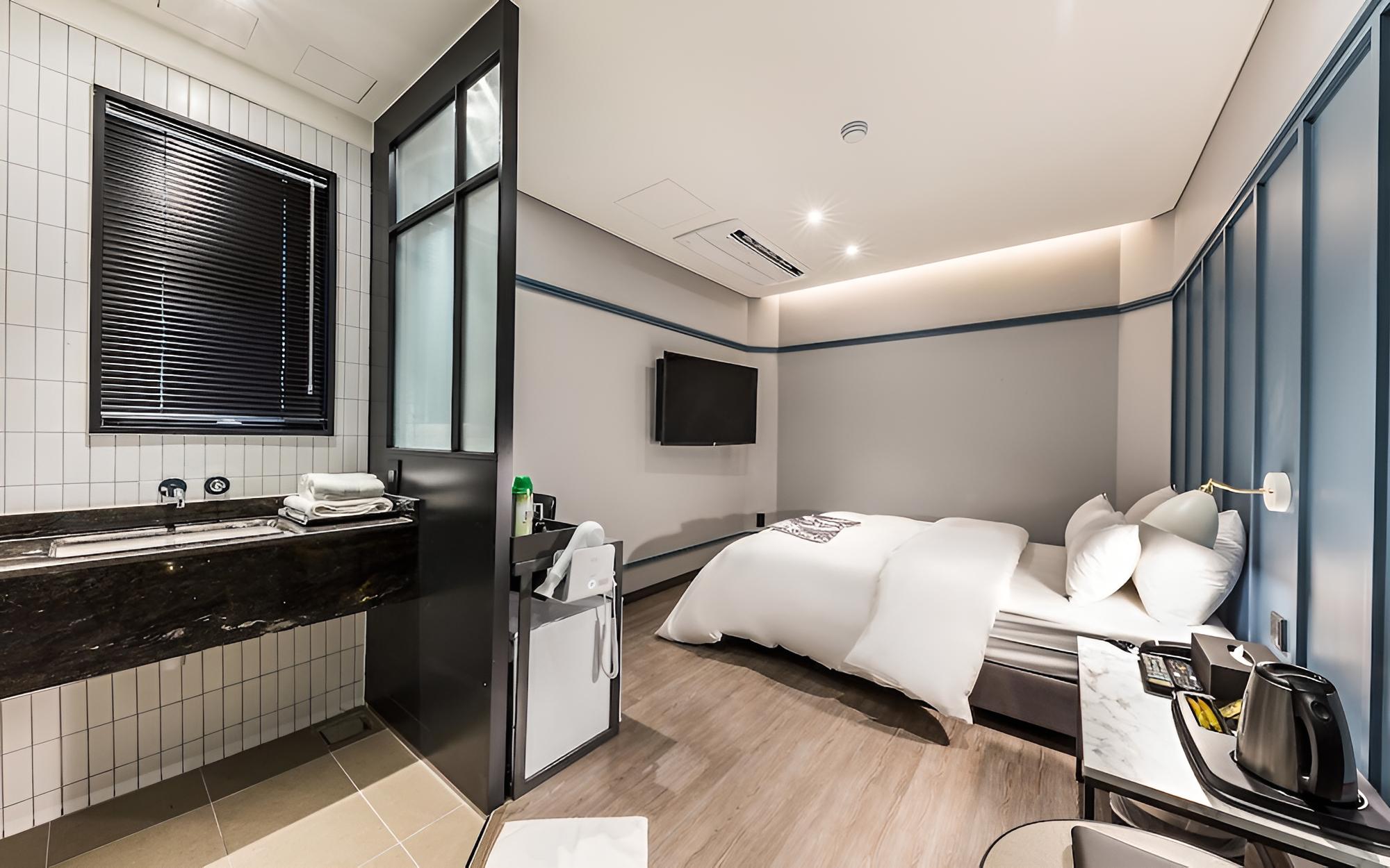 Room (Standard) - Photo 3