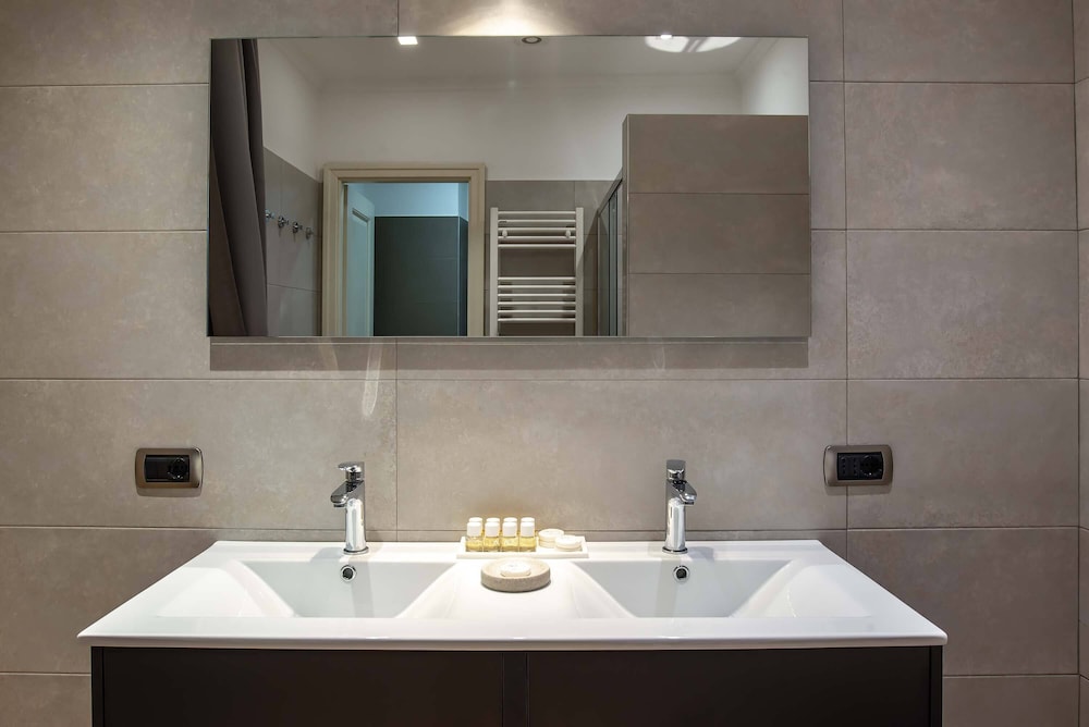 Deluxe Suite photo 2