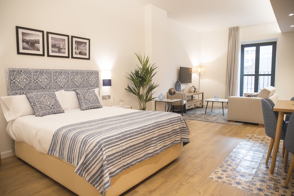 Family Studio Suite