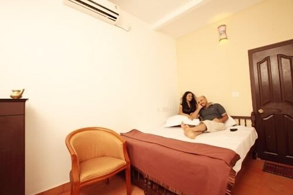 Lake View Room