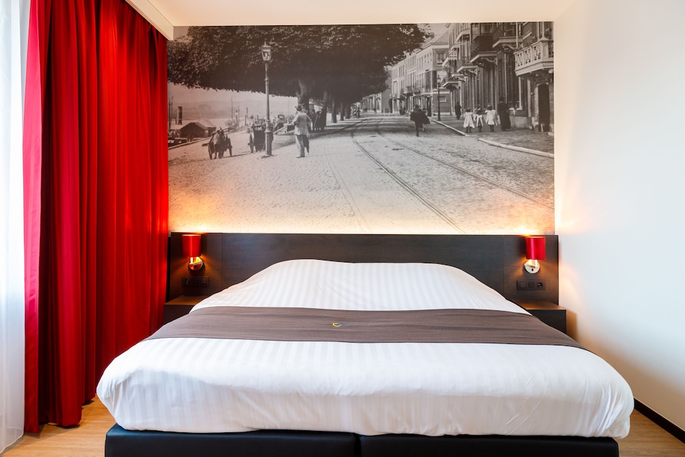 Deluxe Double Room, 1 King Bed photo 1