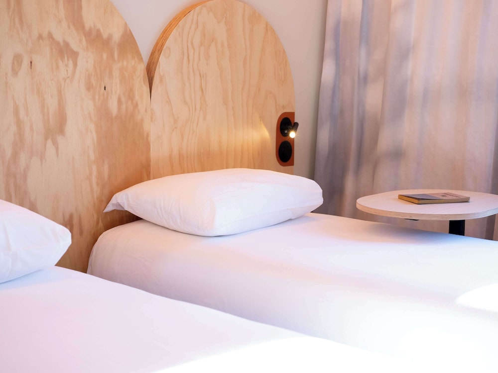 Standard Room, 2 Twin Beds - Photo 5