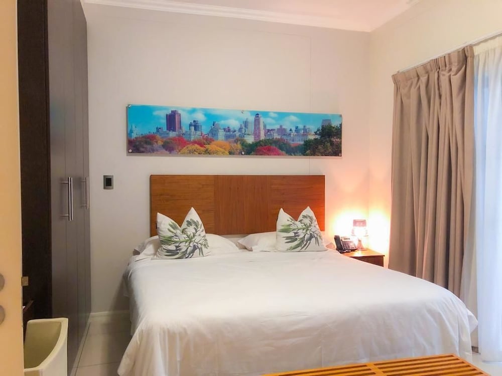 Luxury Apartment, 1 King Bed, Non Smoking photo 1