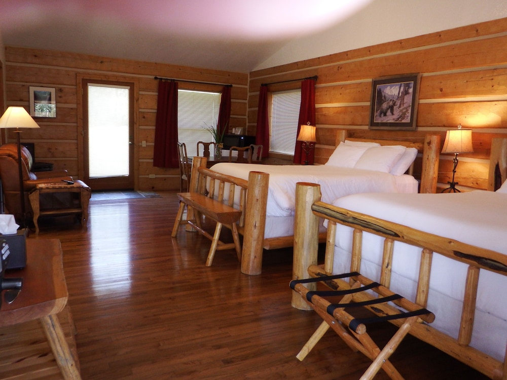 House, 2 Queen Beds, Kitchen, Annex Building (St. Mary Lake) photo 1