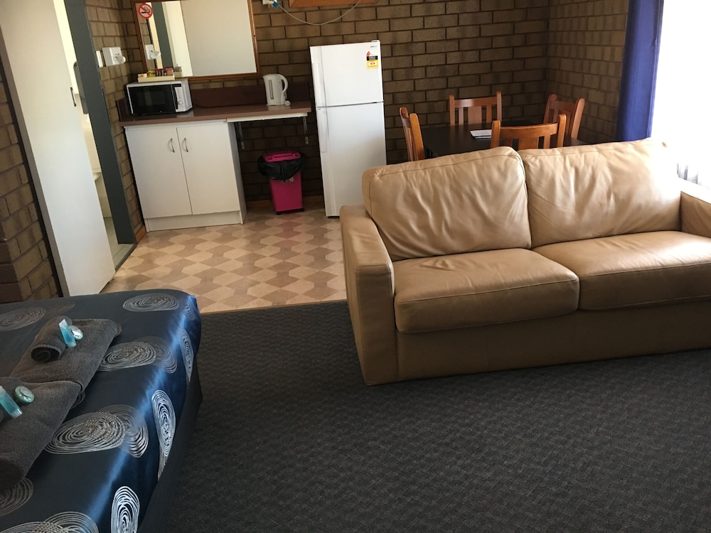 Family Unit, 2 Bedrooms photo 3